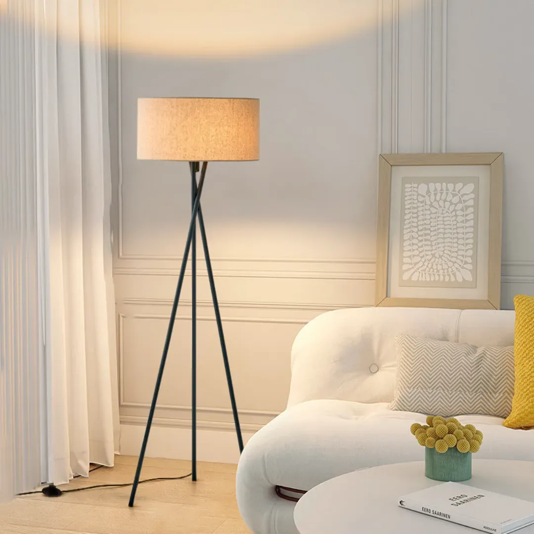 Luminária de chão Novaluz Iluminação aplicada em ambiente