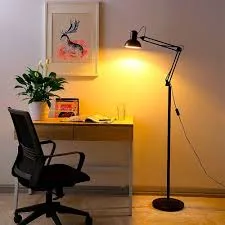 Luminária de chão Novaluz Iluminação aplicada em ambiente